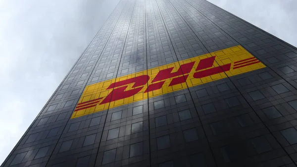 DHL Express logó egy felhőkarcoló homlokzat felhők tükrözik. Szerkesztői 3d-leképezés — Stock Fotó