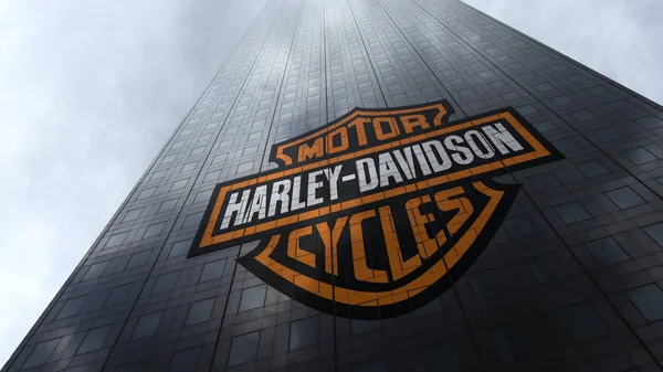 Η Harley-Davidson λογότυπο στην πρόσοψη ουρανοξύστης αντανακλώντας σύννεφα. Συντακτική 3d rendering — Φωτογραφία Αρχείου