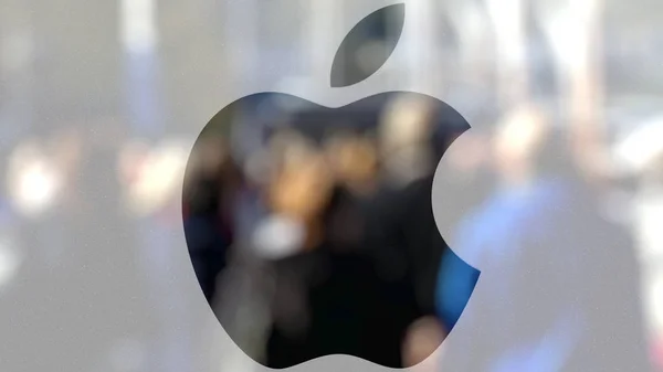 Apple Inc. logo na sklenici proti rozmazané dav na steet. Úvodník 3d vykreslování — Stock fotografie