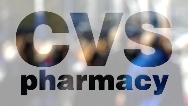 CVS υγείας λογότυπο σε ένα ποτήρι κατά θολή πλήθος της οδού. Συντακτική 3d rendering — Φωτογραφία Αρχείου
