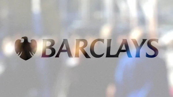 Barclays logo su un bicchiere contro la folla offuscata sulla steet. Rendering editoriale 3D — Foto Stock