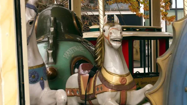 PARIS, FRANCE - OCTOBER 8, 2017. Carousel near the Eiffel tower — Stock Photo, Image