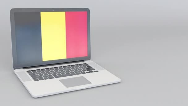 Nyitó és záró laptop-val zászló Belgium a képernyőn. Turisztikai szolgáltatás, utazás tervezés és kulturális tanulmány fogalmak — Stock videók