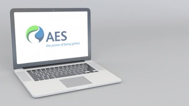 Ανοίγματος και κλεισίματος το laptop με το λογότυπο της Aes Corporation. 4 k σύνταξης κινούμενα σχέδια — Αρχείο Βίντεο