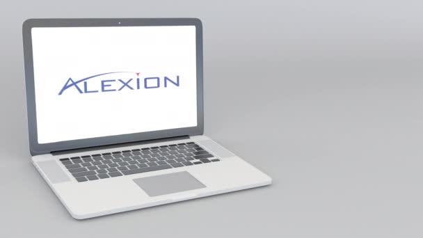 Laptop öffnen und schließen mit alexion pharmazeutika logo. 4k redaktionelle Animation — Stockvideo