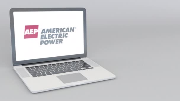 Portátil de apertura y cierre con logotipo de American Electric Power. Animación editorial 4K — Vídeos de Stock