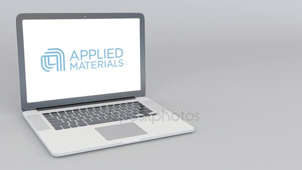 Açılış ve kapanış uygulanan malzemeleri logolu dizüstü bilgisayar. 4 k editoryal animasyon — Stok video