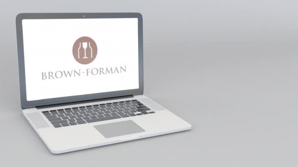 Nyitó és záró laptop Brown-Forman logóval. 4 k szerkesztői animáció — Stock videók