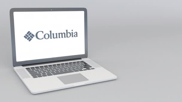 Portátil de apertura y cierre con logotipo Columbia Sportswear. Animación editorial 4K — Vídeos de Stock