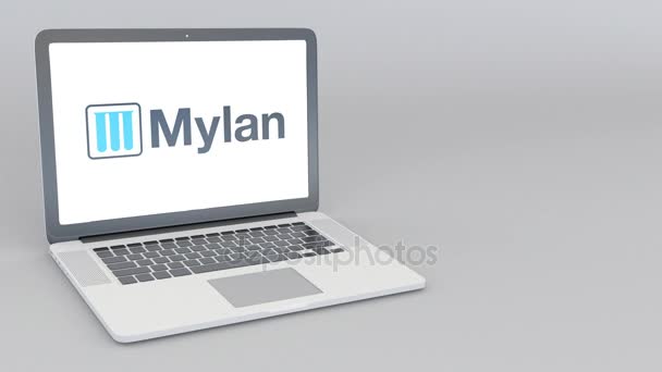 Otevírání a zavírání notebooku s logem Mylan. 4 k redakční animace — Stock video