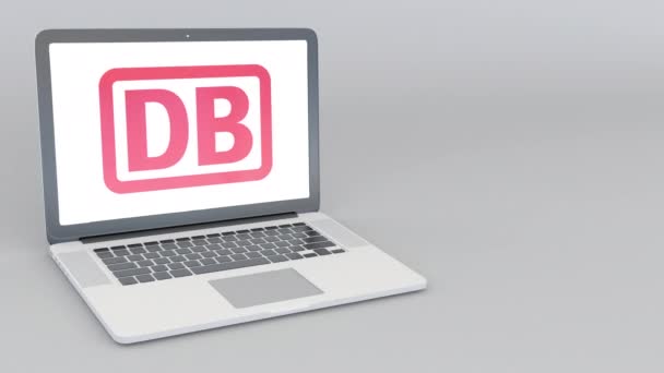 Otevírání a zavírání notebooku s logem Deutsche Bahn Ag. 4 k redakční animace — Stock video