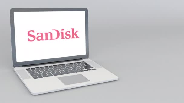 Abrir e fechar laptop com logotipo Sandisk. Animação editorial 4K — Vídeo de Stock