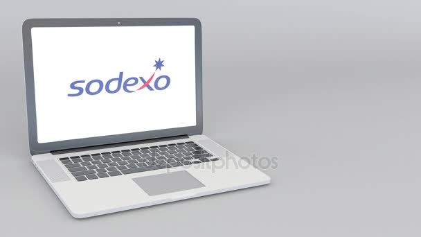 Openen en sluiten van laptop met Sodexo S.A. logo. 4 k redactionele animatie — Stockvideo
