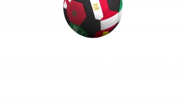 Saltando bola de futebol com diferentes equipes nacionais sotaques bandeira do Egito. Alpha matte para fácil mudança de fundo — Vídeo de Stock