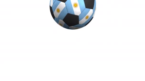 Футбольный мяч с флагом Аргентины. Альфа-мат для легкой замены фона — стоковое видео