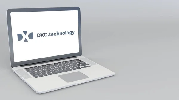 Açılış ve kapanış Dxc teknolojisi logolu dizüstü bilgisayar. 4k editoryal 3d render — Stok fotoğraf