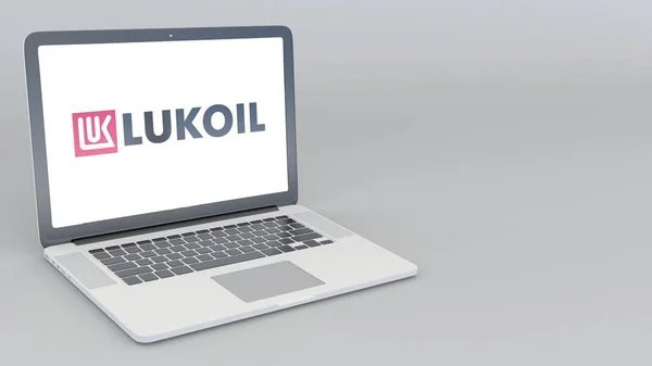 Openen en sluiten van laptop met Lukoil logo. 4k redactionele 3D-rendering — Stockfoto