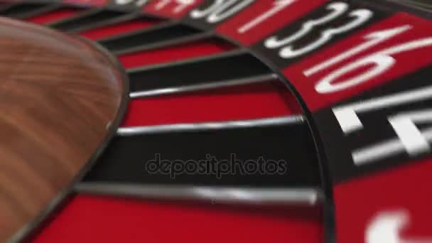 Casino roulette roue balle frappe 32 trente-deux rouge — Video