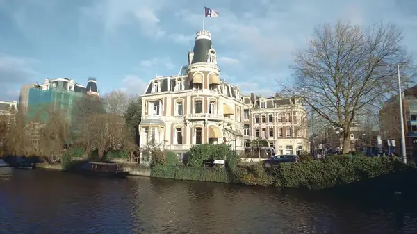 Амстердам, Нідерланди - 26 грудня 2017 року. Атлас Fiscalisten або податкової юридична фірма штаб-квартири — стокове фото
