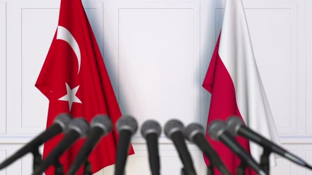 Uluslararası Toplantı veya anlaşmalarını basın konferansı'nda Türkiye ve Polonya bayrak — Stok video