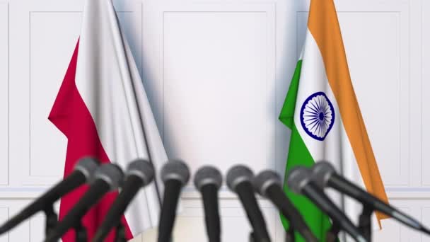 Drapeaux de la Pologne et de l'Inde lors d'une réunion internationale ou conférence de presse — Video