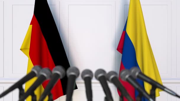 Drapeaux de l'Allemagne et de la Colombie lors d'une réunion internationale ou conférence de presse — Video