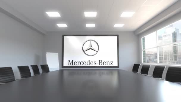 会議室でスクリーンのメルセデス ・ ベンツのロゴ。3 d アニメーションの編集 — ストック動画
