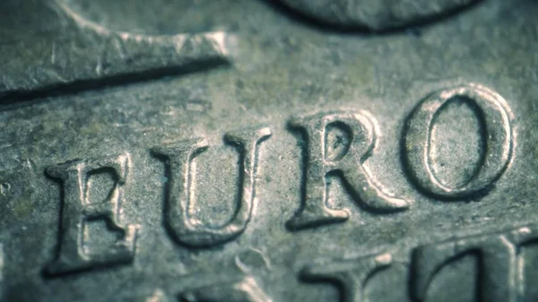 Minted Euro bokstäver på myntet. Super makro skott — Stockfoto