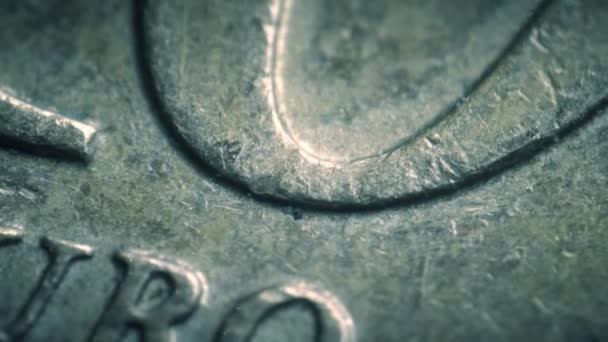 硬貨のユーロ文字を鋳造しました。スーパー マクロ撮影 — ストック動画
