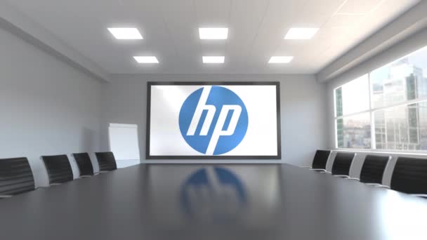 Logo HP Inc. à l'écran dans une salle de réunion. Animation 3D éditoriale — Video