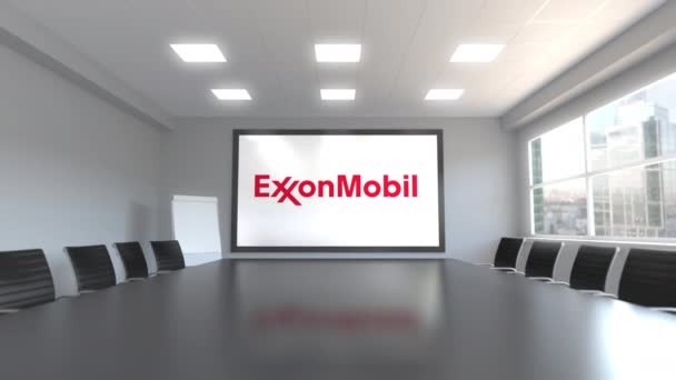 Logotipo ExxonMobil en la pantalla de una sala de reuniones. Animación Editorial 3D — Vídeos de Stock