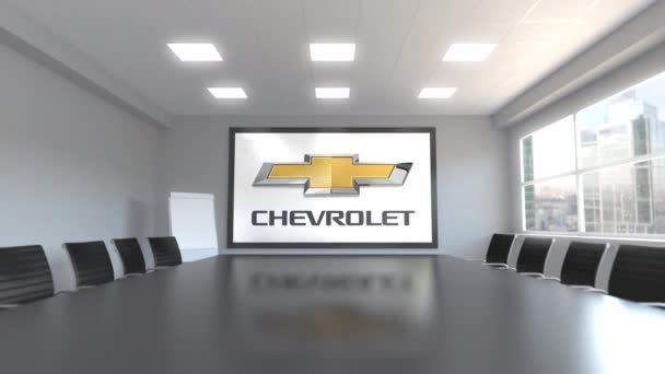 Logo Chevrolet à l'écran dans une salle de réunion. Animation 3D éditoriale — Video