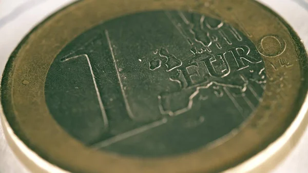 古い傷 1 ユーロ コイン、マクロ撮影 — ストック写真