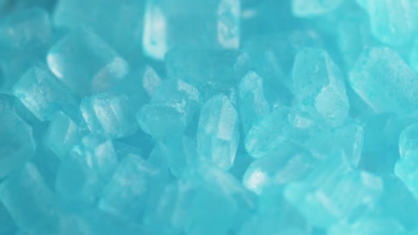 Licht blauwe minerale close-up shot — Stockvideo