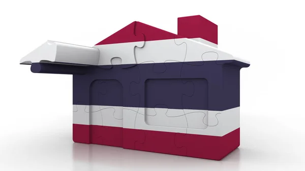 Puzzle budynku domu featuring flaga Tajlandii. Emigracji tajski, budownictwo i nieruchomości na rynku pojęciowy renderowania 3d — Zdjęcie stockowe