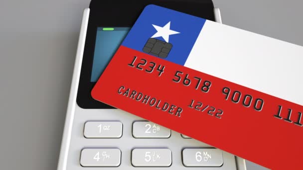 以智利国旗为特色的信用卡付款或 Pos 终端。智利零售商业或银行系统概念动画 — 图库视频影像