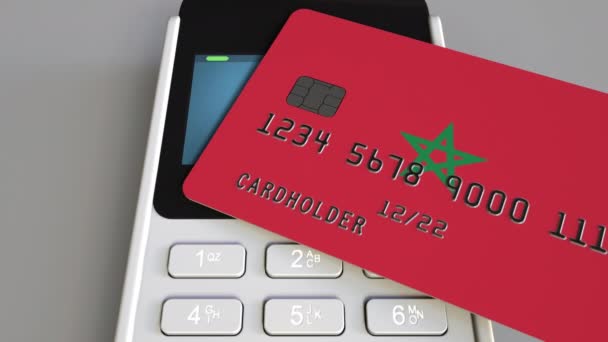 お支払いまたはモロッコの旗を備えクレジット カードで Pos ターミナル。モロッコの小売商業または銀行のシステム概念のアニメーション — ストック動画