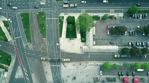 Veduta aerea dall'alto verso il basso delle strade di Dresda, Germania — Foto Stock