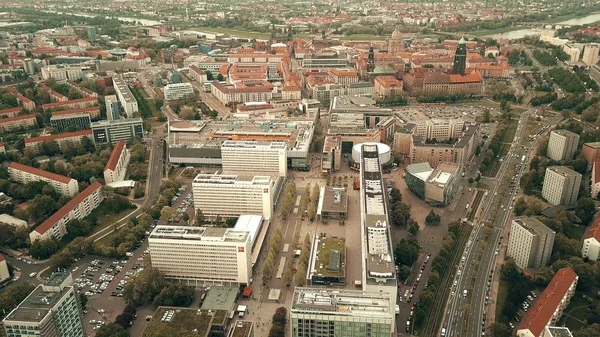 DRESDEN, SAKSA - toukokuu 2, 2018. Aerial näkymä kaupunkiin. Historialliset ja modernit piirit — kuvapankkivalokuva