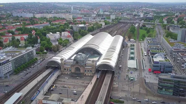 DRESDEN, GERMANIA - 2 MAGGIO 2018 Veduta aerea della stazione ferroviaria centrale — Foto Stock