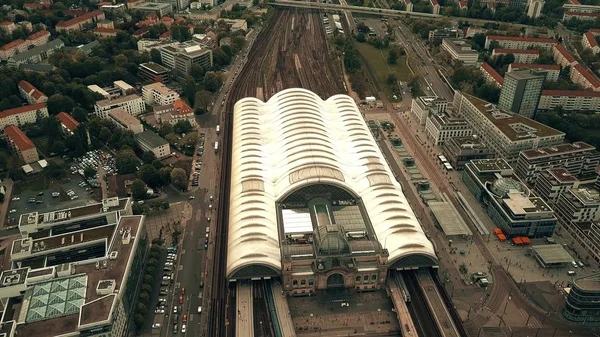 ドレスデン, ドイツ - 2018 年 5 月 2 日。都市鉄道ターミナルの空撮 — ストック写真
