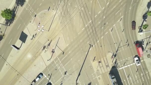 Luchtfoto top-down mening grote stad straten snijpunt in Leipzig — Stockvideo