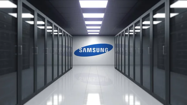 Samsung-Logo an der Wand des Serverraums. redaktionelles 3D-Rendering — Stockfoto