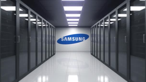 Samsung-Logo an der Wand des Serverraums. redaktionelle 3D-Animation — Stockvideo