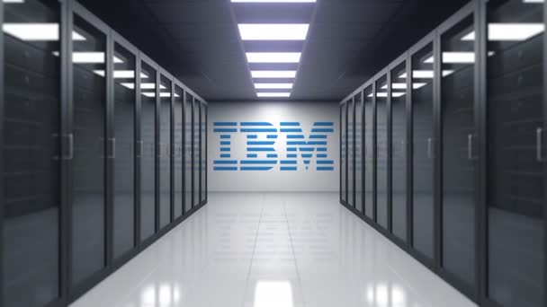 Ibm-Logo an der Wand des Serverraums. redaktionelle 3D-Animation — Stockvideo