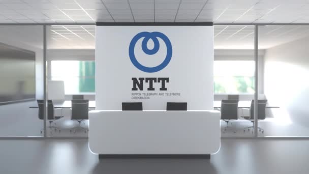 Logotipo de NTT en una pared en la oficina moderna, animación conceptual editorial 3D — Vídeos de Stock