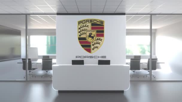 Logotipo de PORSCHE en una pared en la oficina moderna, animación conceptual editorial 3D — Vídeo de stock