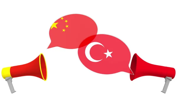 Pidato gelembung dengan bendera Turki dan Cina. Dialog lintas budaya atau pembicaraan internasional terkait rendering 3D — Stok Foto