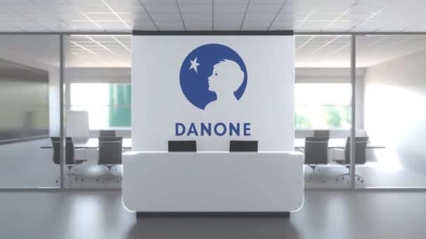 Logo of Danone на стіні в сучасному офісі, редакційна концептуальна 3D анімація — стокове відео