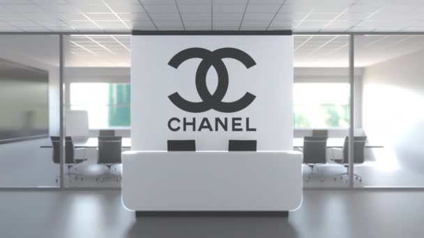 Logotipo CHANEL por encima de la recepción en la oficina moderna, animación conceptual editorial 3D — Vídeo de stock